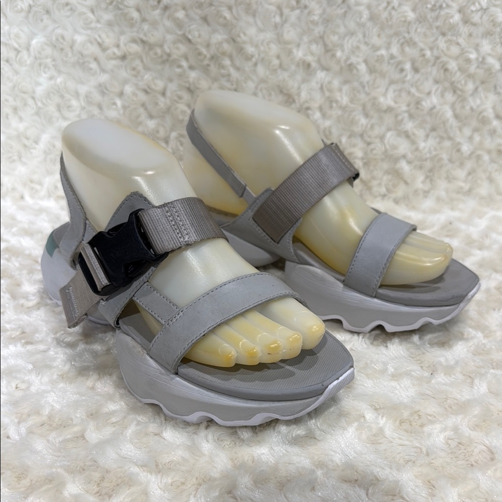 Sorel Kinetic sandals, women’s sz 7 - Picture 2 of 12